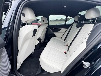 2025 BMW I5 — миниатюра 11