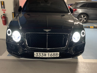 BENTLEY BENTAYGA - 1