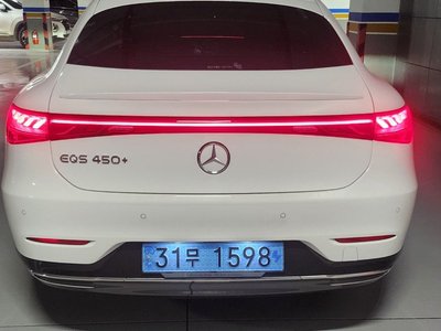 MERCEDES-BENZ EQS - 7