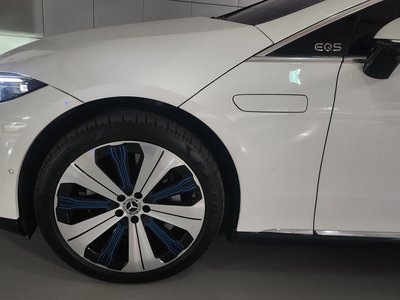 MERCEDES-BENZ EQS - 8