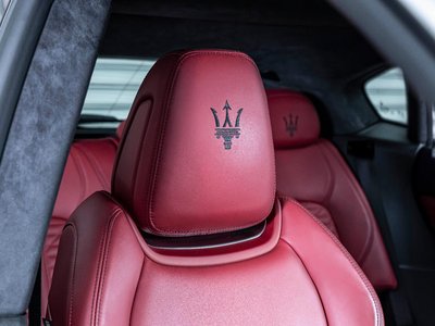 2022 Maserati LEVANTE thumbnail 12