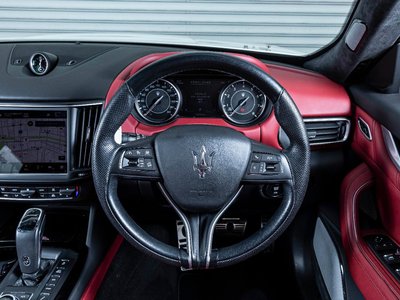 2022 Maserati LEVANTE thumbnail 26