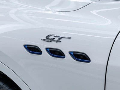 2022 Maserati LEVANTE thumbnail 22