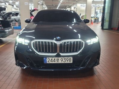 2023 BMW 5 SERIES 照片 1