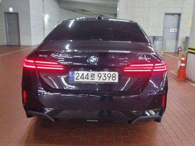 2023 BMW 5 SERIES 照片 2