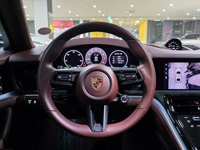 PORSCHE PANAMERA - 10