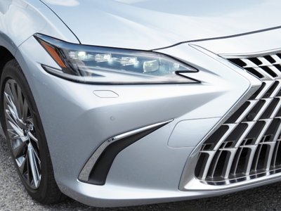 2023 Lexus ES — миниатюра 12