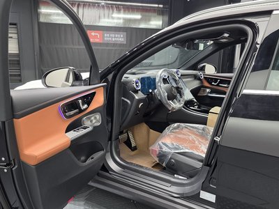 MERCEDES-BENZ GLC - 10