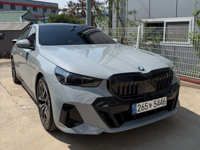 BMW 5 SERIES - 1