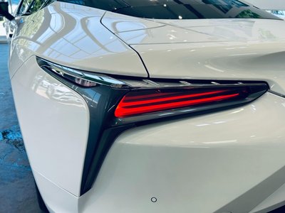صورة مصغرة 18 لـ 2017 Lexus LC