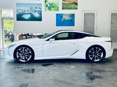 2017 Lexus LC photo 9