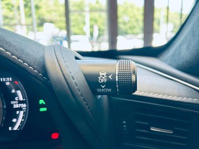 صورة مصغرة 65 لـ 2017 Lexus LC