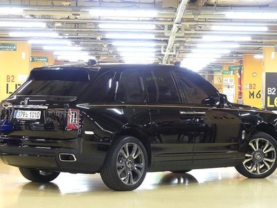 ROLLS-ROYCE CULLINAN - 2