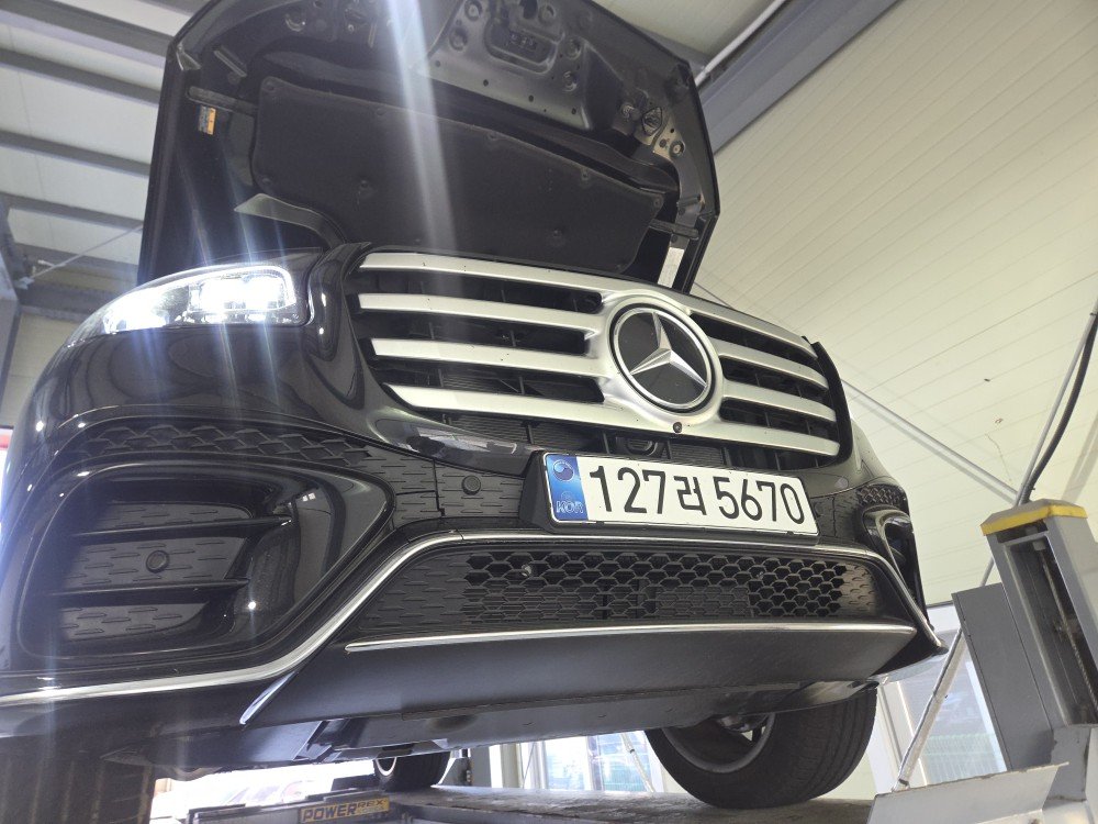 MERCEDES-BENZ GLS - View 1