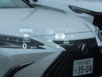 2025 Lexus LBX — миниатюра 63
