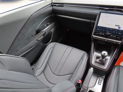 2025 Lexus LBX — миниатюра 52