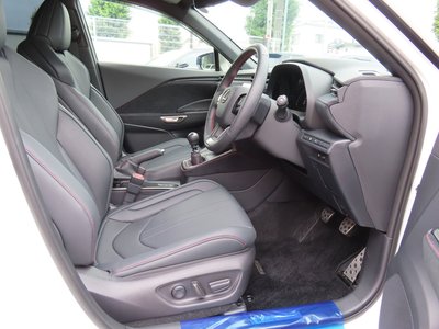 2025 Lexus LBX — миниатюра 57