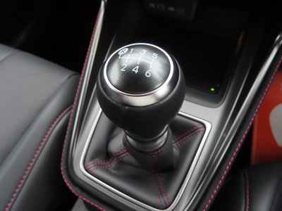 2025 Lexus LBX — миниатюра 79