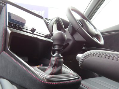 2025 Lexus LBX — миниатюра 69