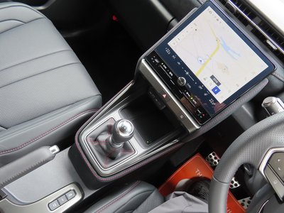 2025 Lexus LBX — миниатюра 16