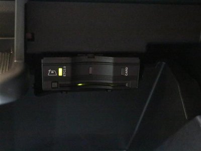 MERCEDES-BENZ GLB - 9