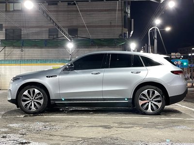 MERCEDES-BENZ EQC - 7