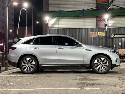 MERCEDES-BENZ EQC - 6