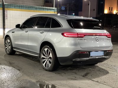 MERCEDES-BENZ EQC - 5