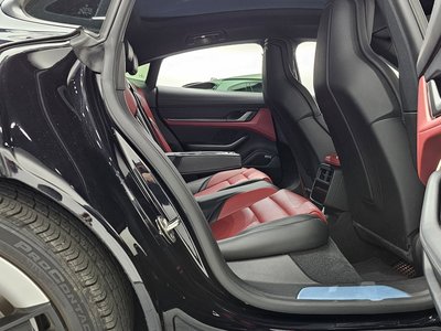 صورة مصغرة 17 لـ 2024 Porsche TAYCAN