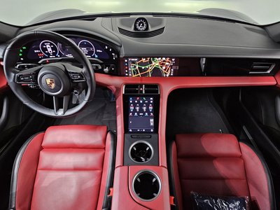 صورة 5 لـ 2024 Porsche TAYCAN