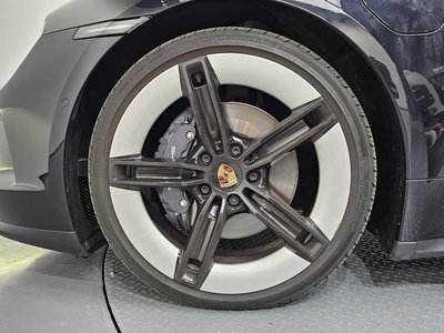 صورة 6 لـ 2024 Porsche TAYCAN