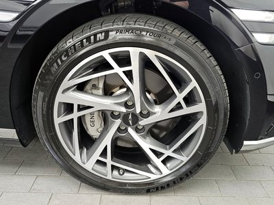 صورة 8 لـ 2022 Genesis G90 (RS4)