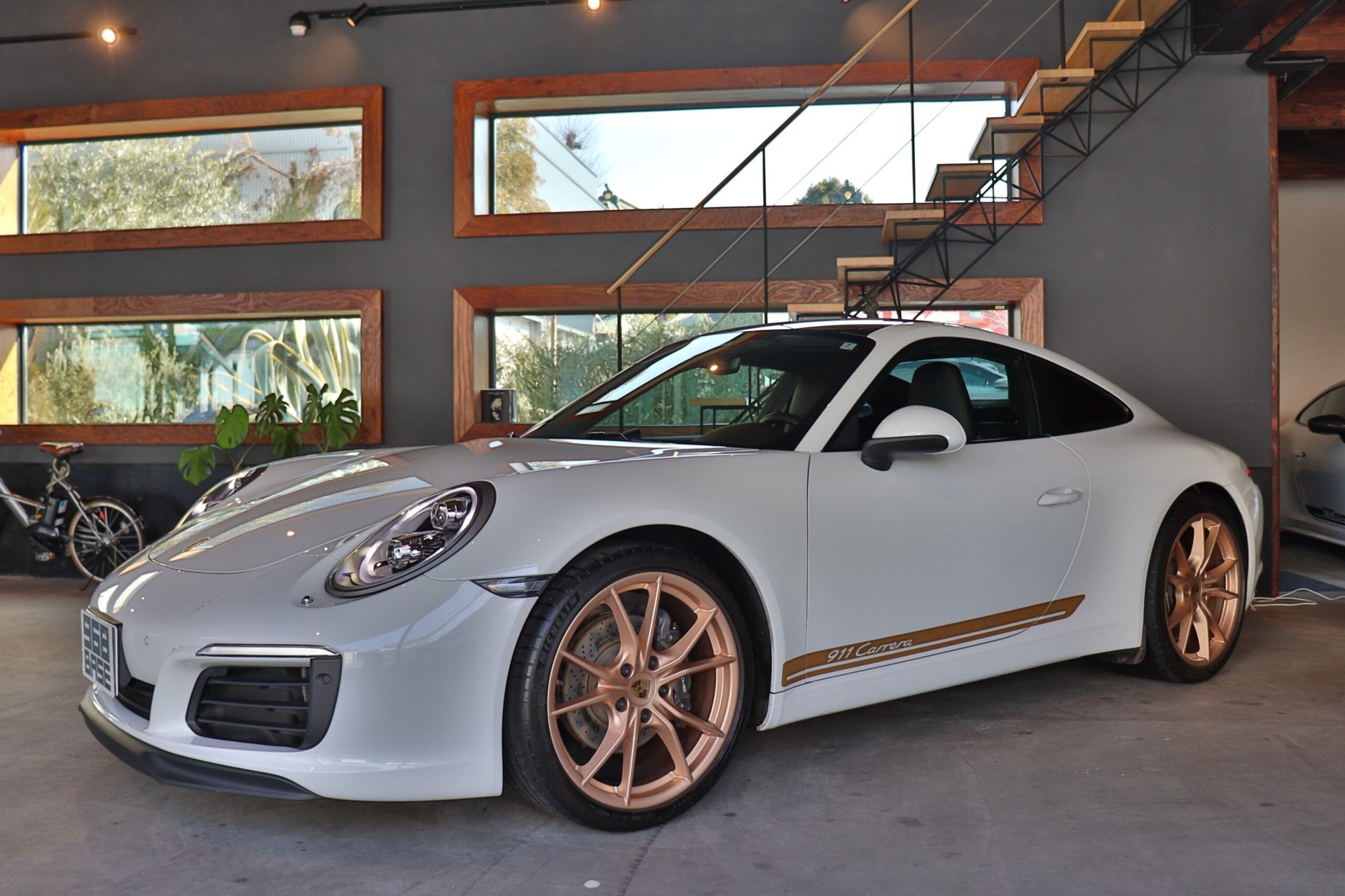 PORSCHE 911 - View 1