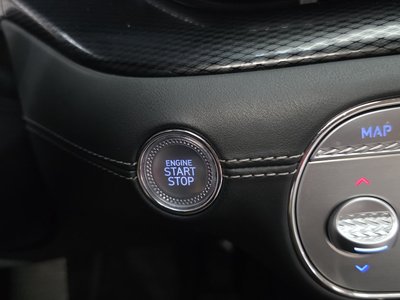 2022 Genesis G90 thumbnail 29