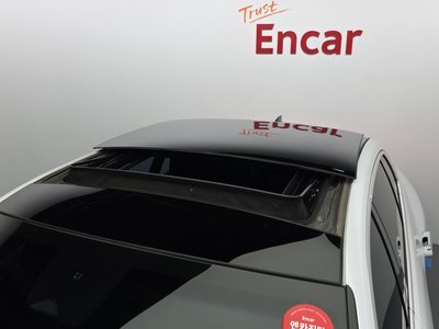 2022 Genesis G90 thumbnail 39