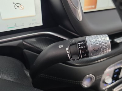 2022 Genesis G90 thumbnail 30