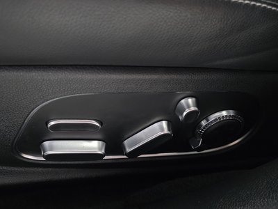 2022 Genesis G90 thumbnail 31