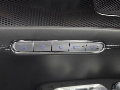 2022 Genesis G90 thumbnail 36