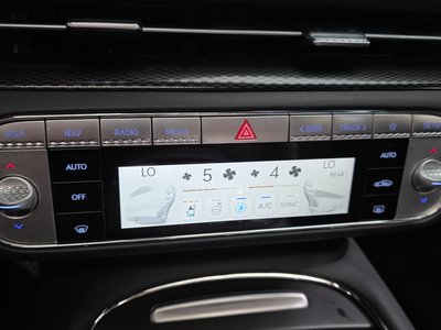 2022 Genesis G90 thumbnail 33