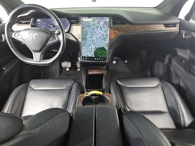 TESLA MODEL X - 5