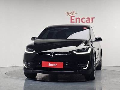 TESLA MODEL X - 2