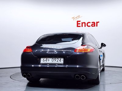 PORSCHE PANAMERA - 3