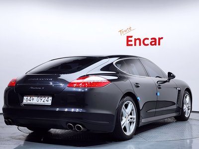 PORSCHE PANAMERA - 4