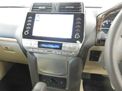 TOYOTA LAND CRUISER PRADO - 7