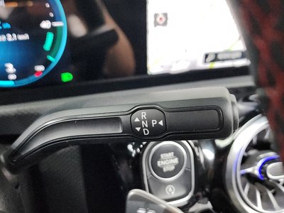 MERCEDES-BENZ CLA - 9