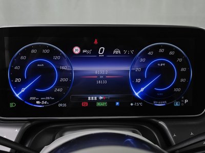 MERCEDES-BENZ EQE - 8