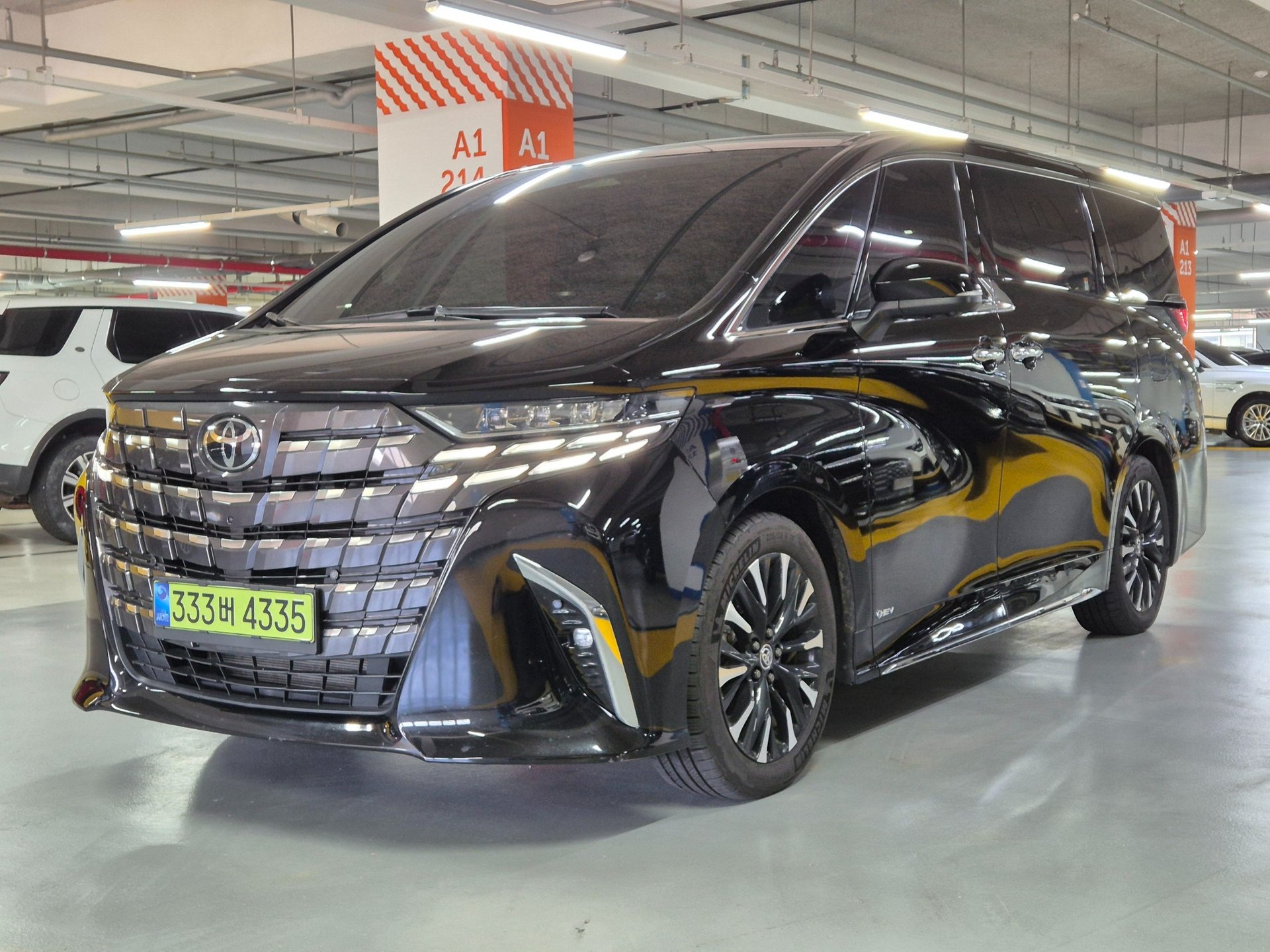 TOYOTA ALPHARD - View 1
