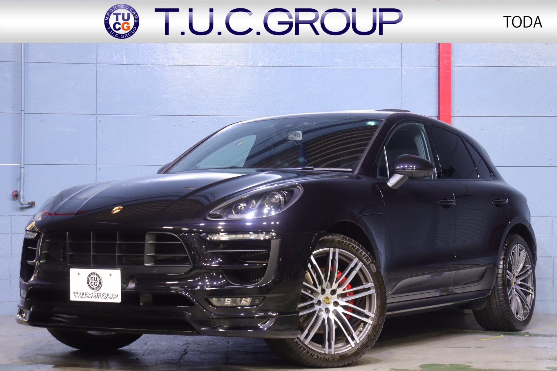 PORSCHE MACAN - View 1