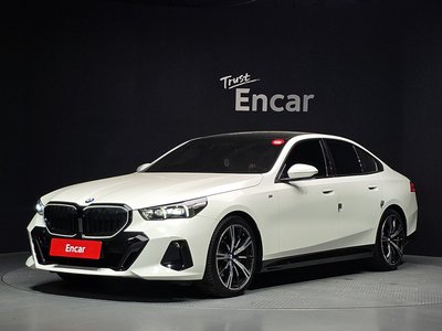 BMW 5 SERIES - 1