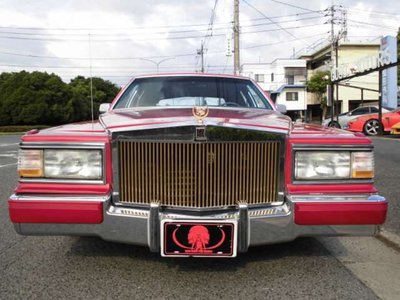 CADILLAC FLEETWOOD - 4